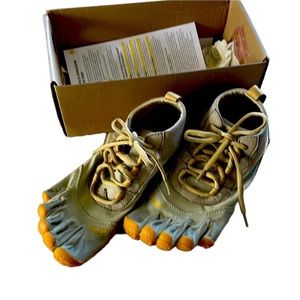 Vibram FiveFingers V-Trek Shoes Sz 7.5-8